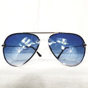 SOLD! NWT Blue Ombre Aviator Sunglasses